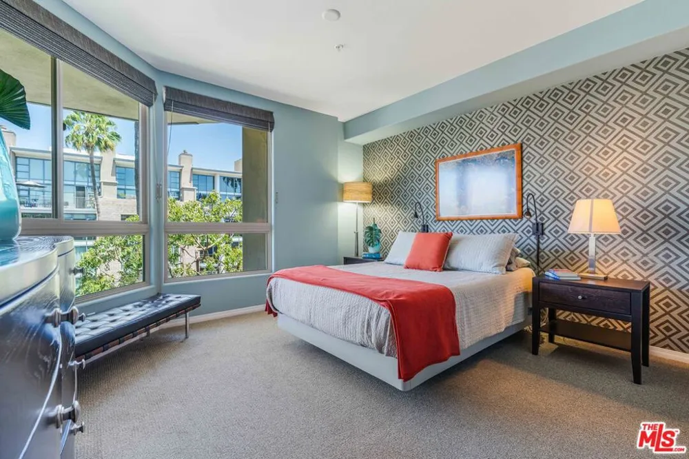 13044 Pacific Promenade #414 Playa Vista, CA 90094