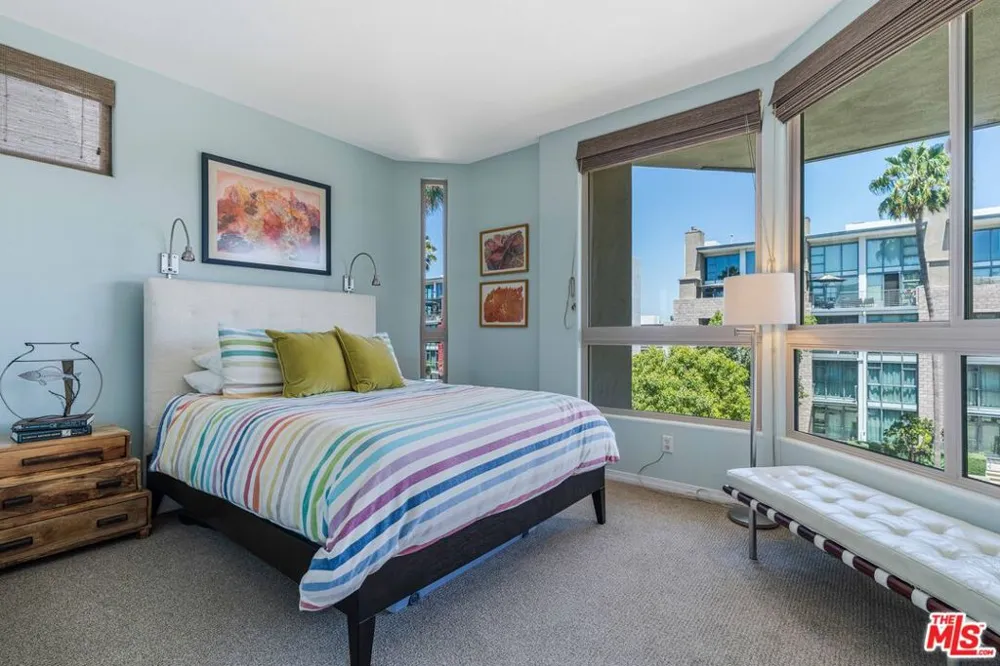 13044 Pacific Promenade #414 Playa Vista, CA 90094