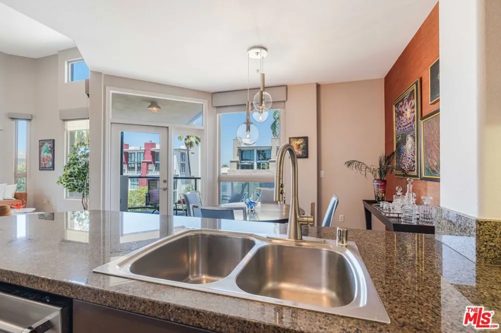 13044 Pacific Promenade #414 Playa Vista, CA 90094