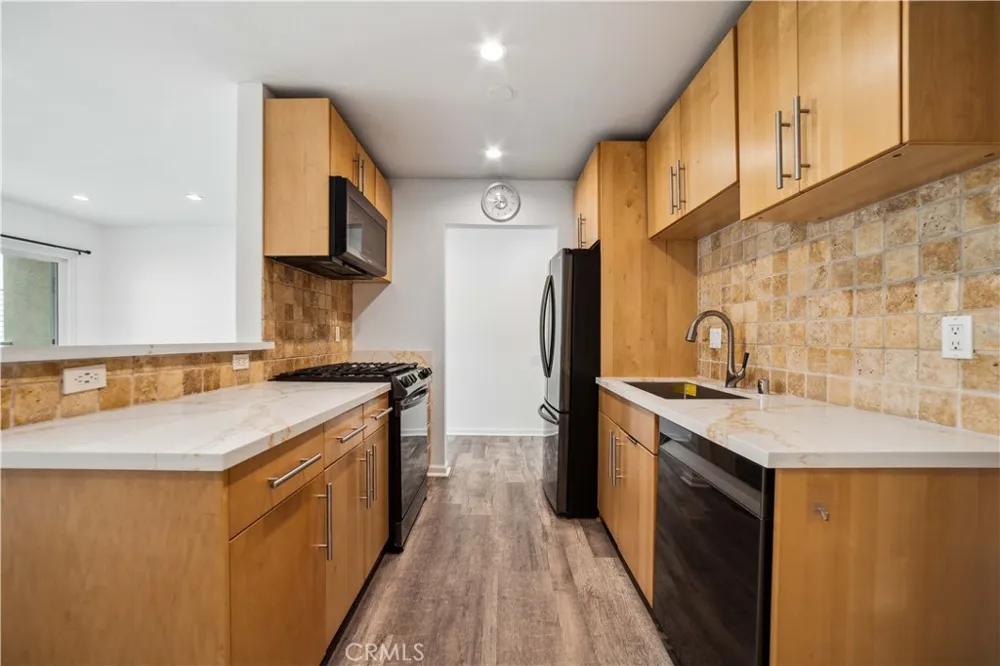 2411 Prospect Avenue #125 Hermosa Beach, CA 90254