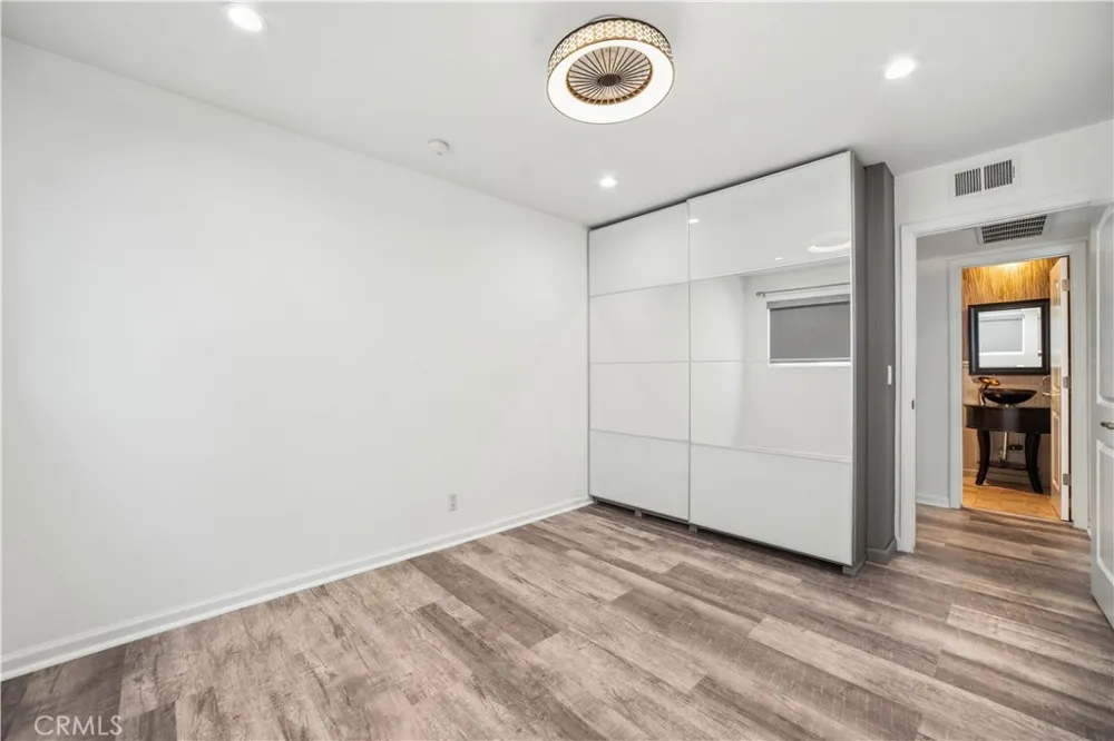 2411 Prospect Avenue #125 Hermosa Beach, CA 90254