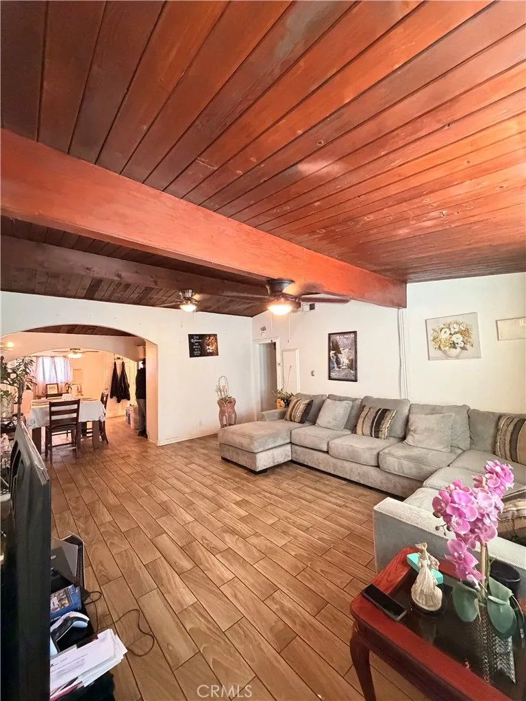 9829 Williams Bloomington, CA 92316
