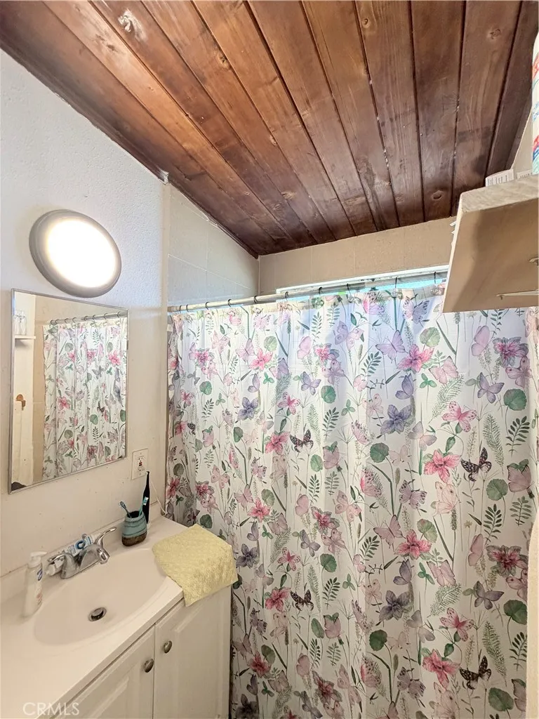 9829 Williams Bloomington, CA 92316