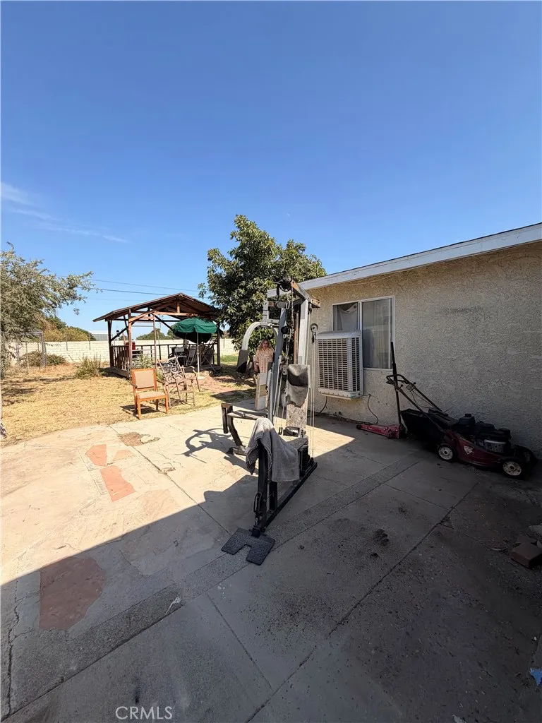 9829 Williams Bloomington, CA 92316