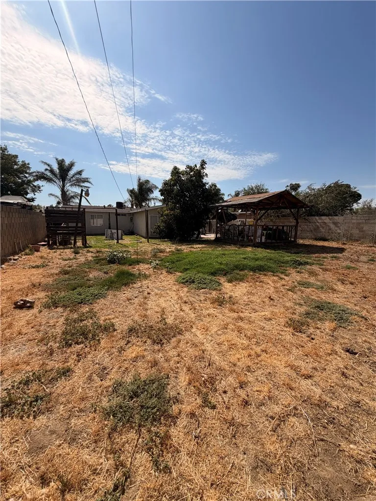 9829 Williams Bloomington, CA 92316