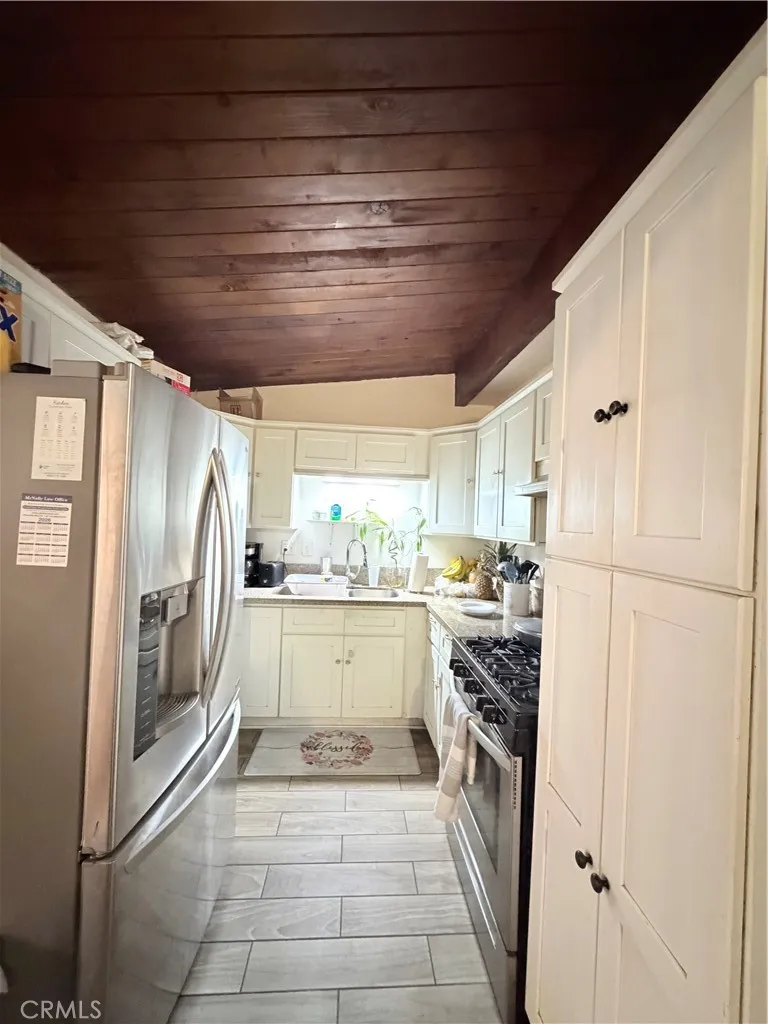 9829 Williams Bloomington, CA 92316
