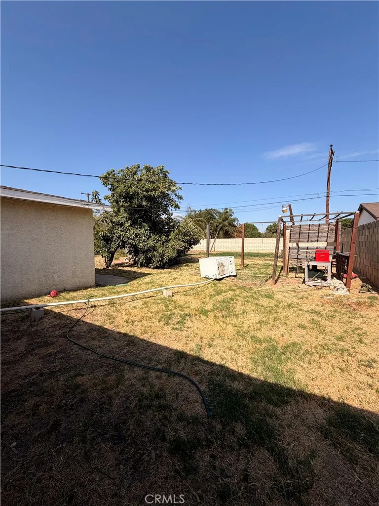 9829 Williams Bloomington, CA 92316