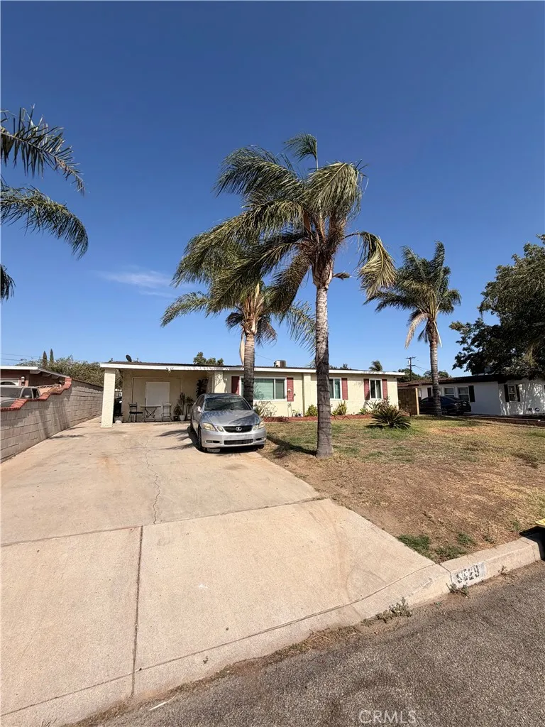 9829 Williams Bloomington, CA 92316