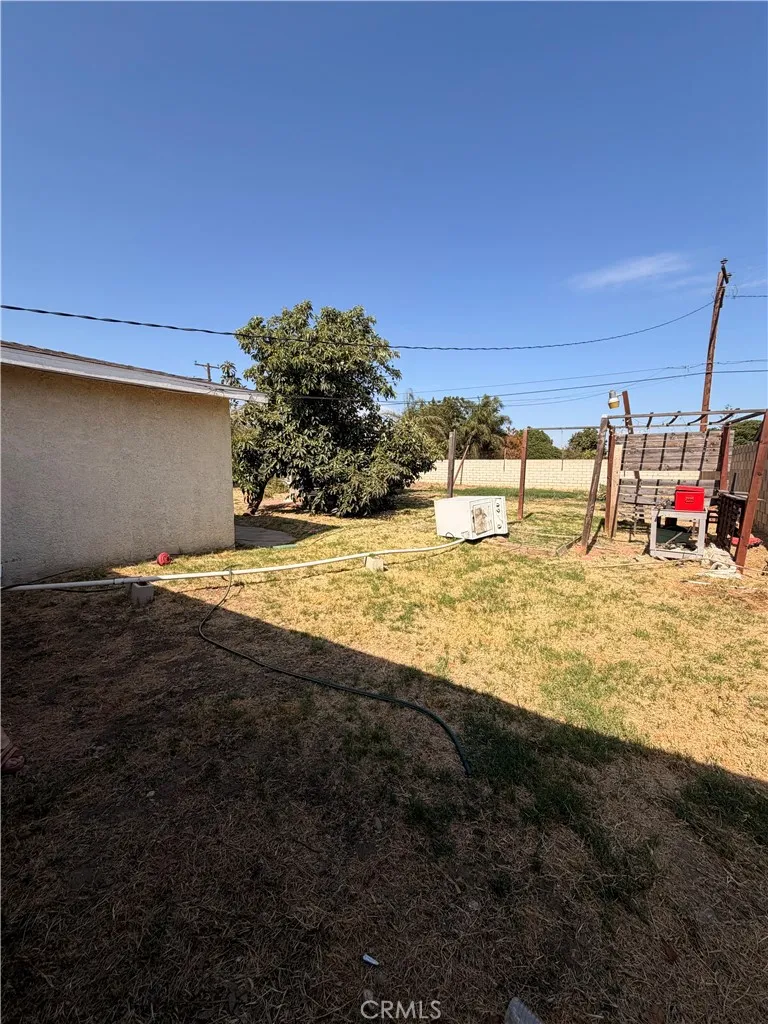 9829 Williams Bloomington, CA 92316