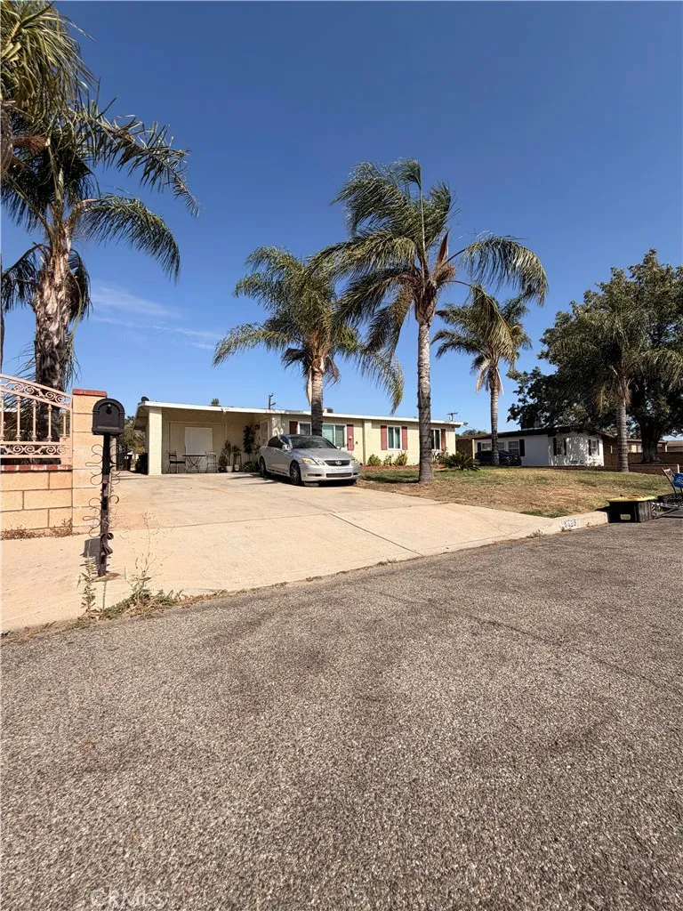 9829 Williams Bloomington, CA 92316