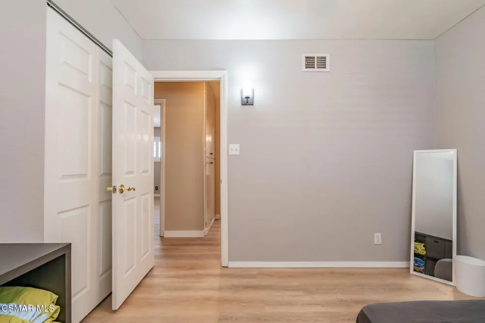 3217 Hamlin Avenue Simi Valley, CA 93063