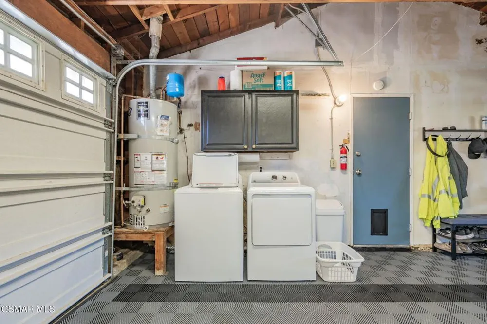 3217 Hamlin Avenue Simi Valley, CA 93063