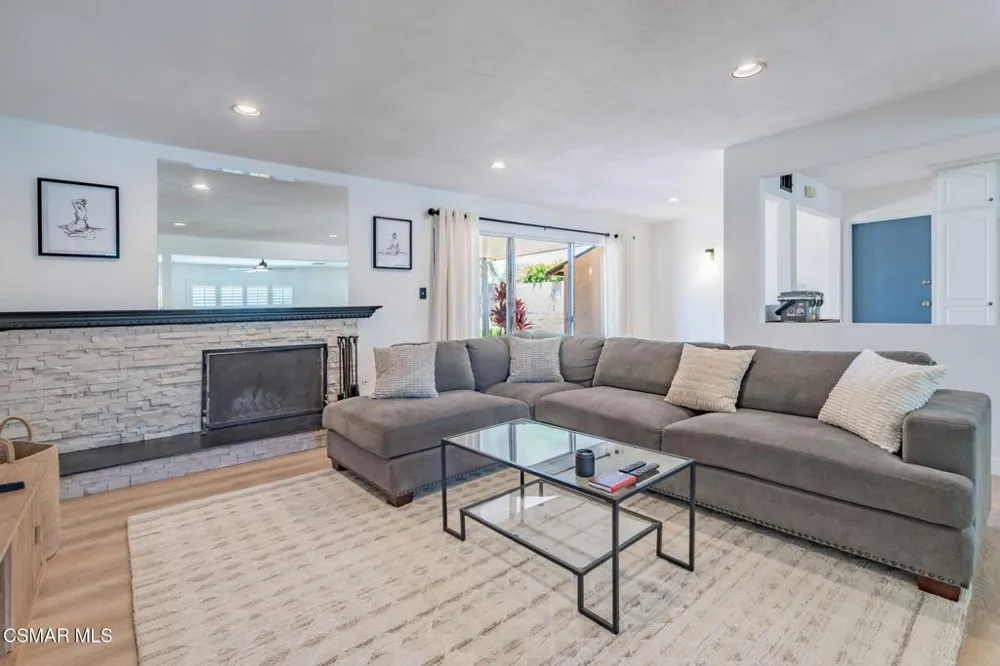 3217 Hamlin Avenue Simi Valley, CA 93063