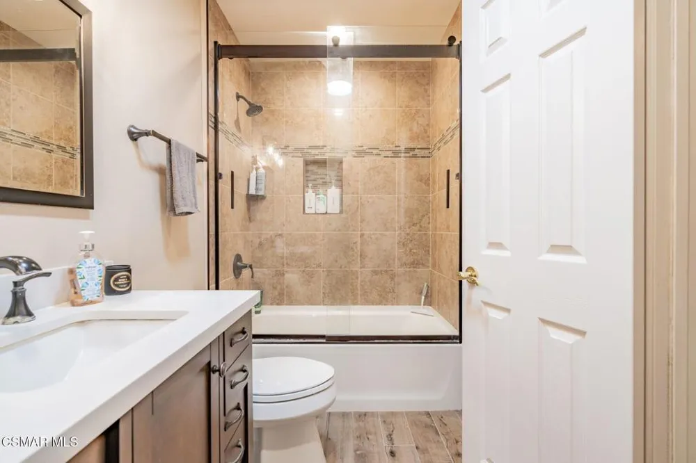 3217 Hamlin Avenue Simi Valley, CA 93063