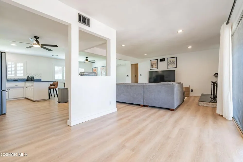 3217 Hamlin Avenue Simi Valley, CA 93063