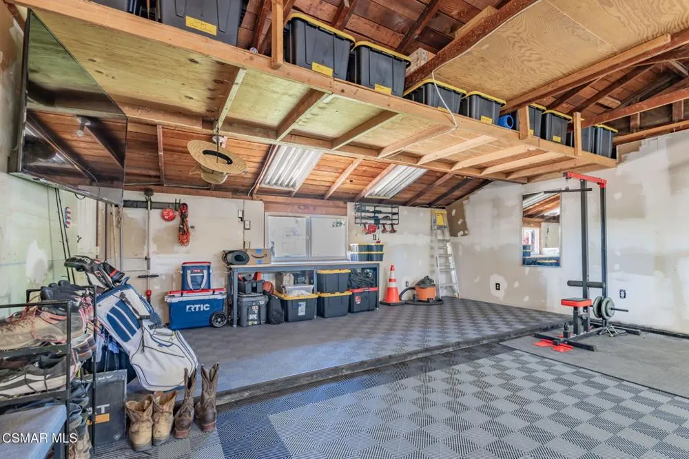 3217 Hamlin Avenue Simi Valley, CA 93063