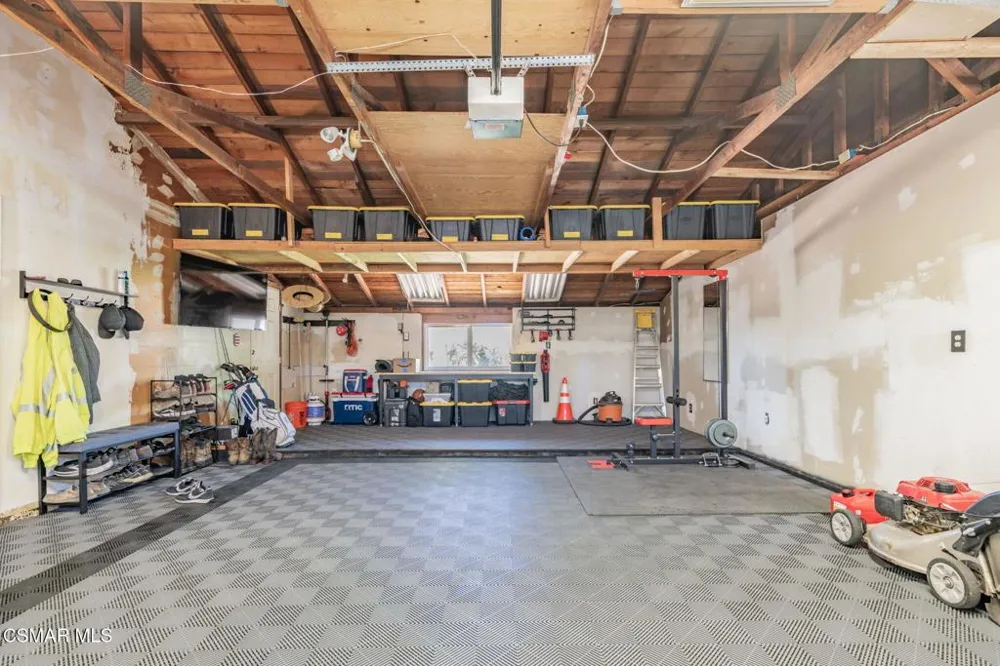 3217 Hamlin Avenue Simi Valley, CA 93063