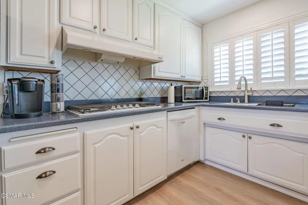 3217 Hamlin Avenue Simi Valley, CA 93063