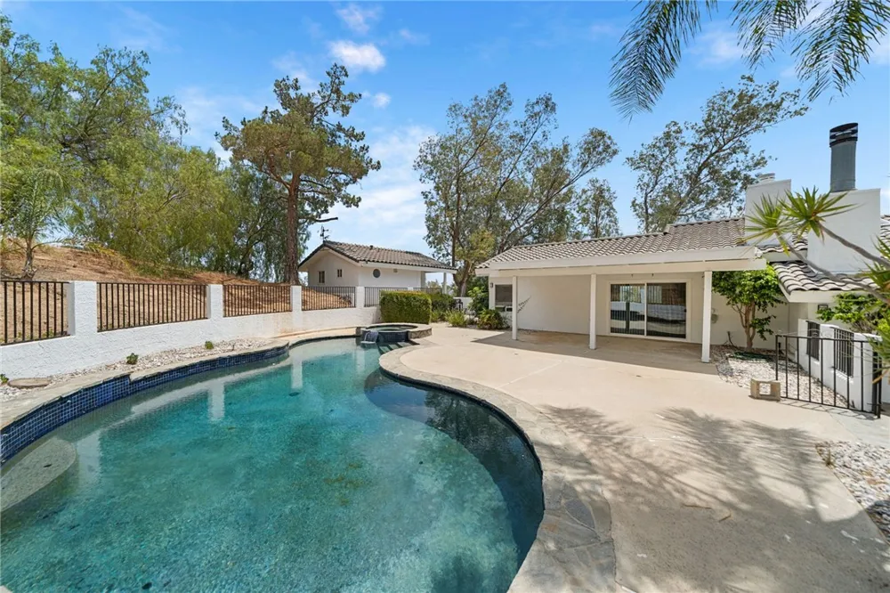 5385 Park San Bernardino, CA 92404