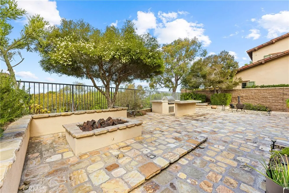 33 ROSE TRELLIS Irvine, CA 92603