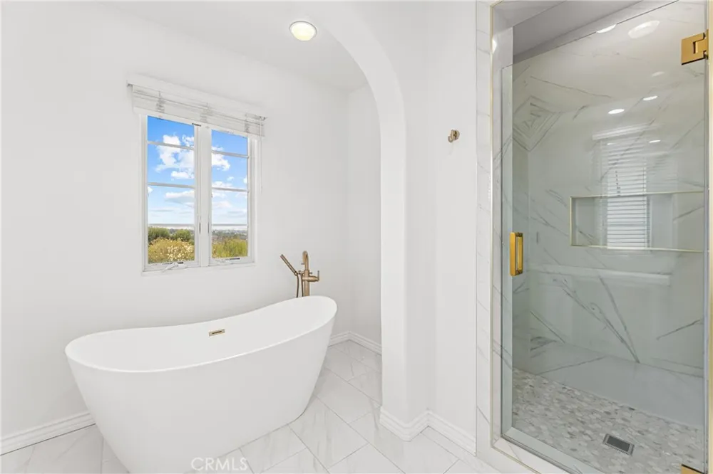 33 ROSE TRELLIS Irvine, CA 92603