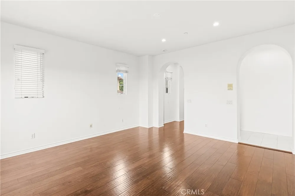 33 ROSE TRELLIS Irvine, CA 92603