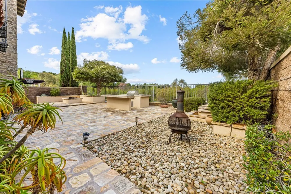 33 ROSE TRELLIS Irvine, CA 92603