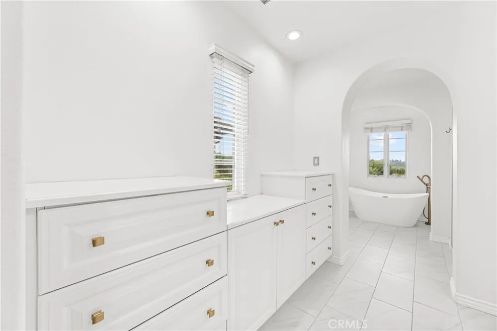 33 ROSE TRELLIS Irvine, CA 92603