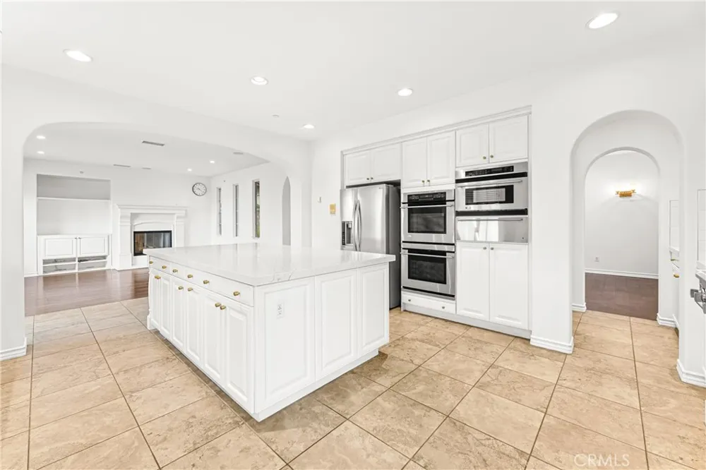 33 ROSE TRELLIS Irvine, CA 92603