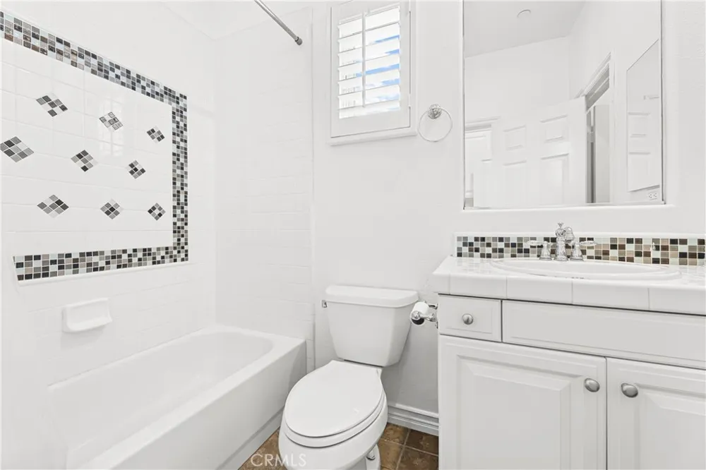 33 ROSE TRELLIS Irvine, CA 92603