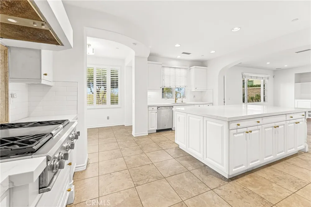 33 ROSE TRELLIS Irvine, CA 92603