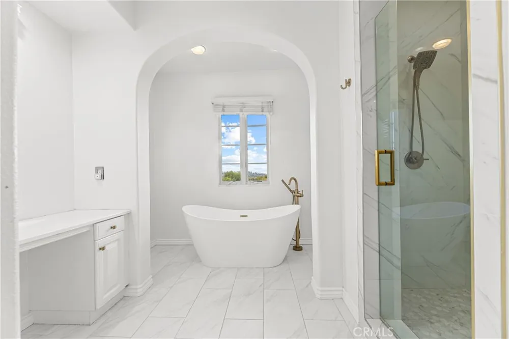 33 ROSE TRELLIS Irvine, CA 92603