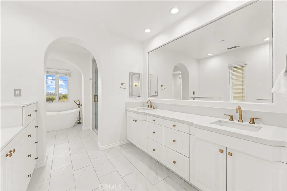 33 ROSE TRELLIS Irvine, CA 92603