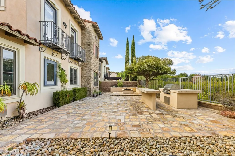 33 ROSE TRELLIS Irvine, CA 92603