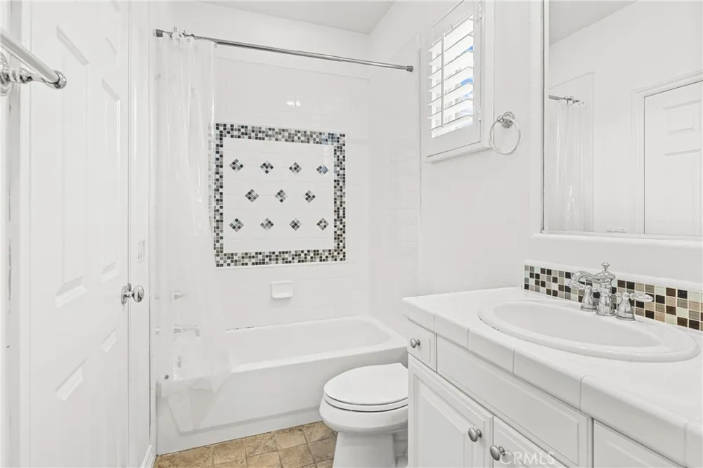 33 ROSE TRELLIS Irvine, CA 92603