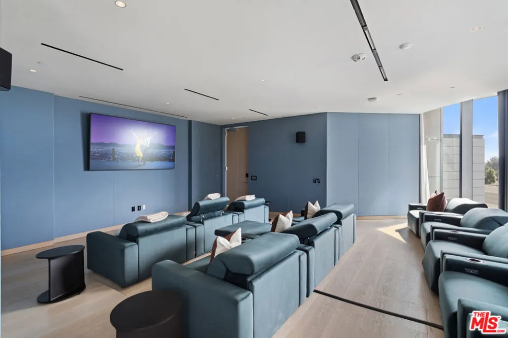 211 W Elm Court #13E Los Angeles, CA 90067