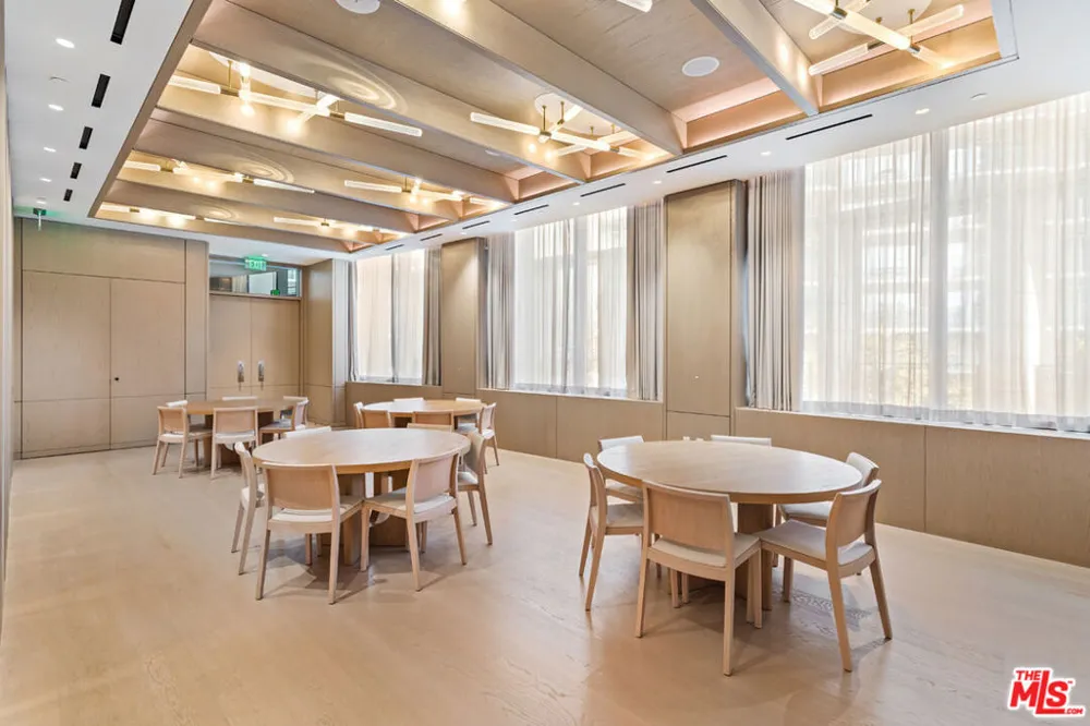 211 W Elm Court #13E Los Angeles, CA 90067