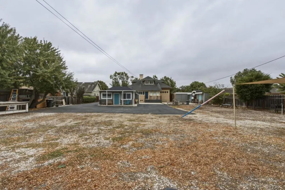 862 4th Street Hollister, CA 95023
