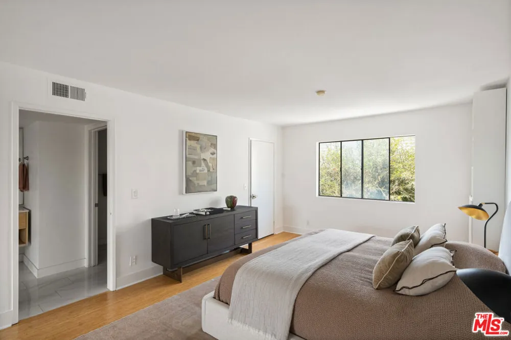 4658 Don Lorenzo Drive #G Los Angeles, CA 90008