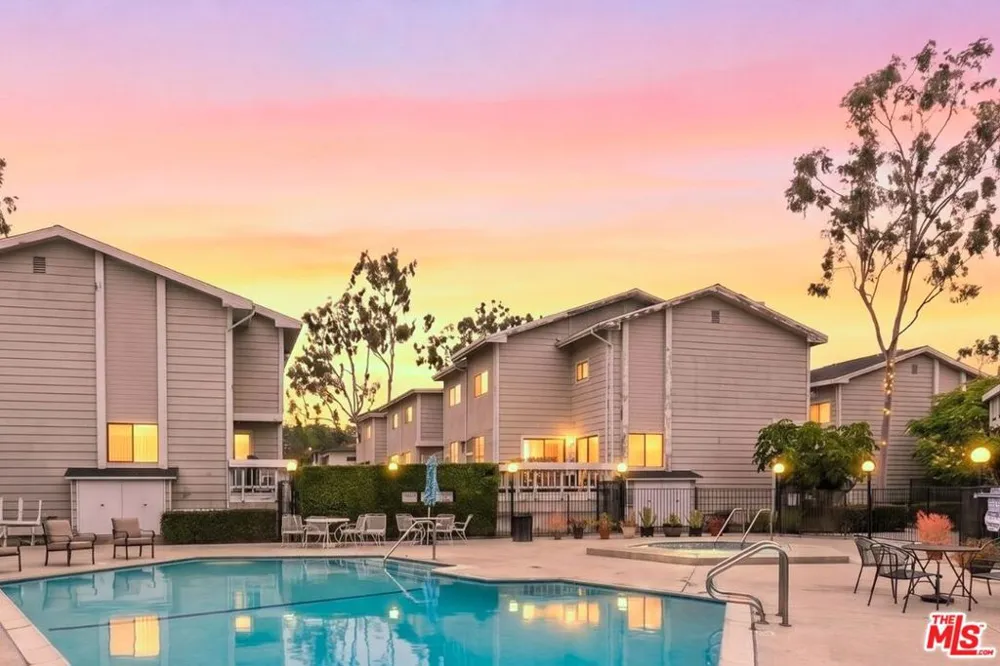 4658 Don Lorenzo Drive #G Los Angeles, CA 90008