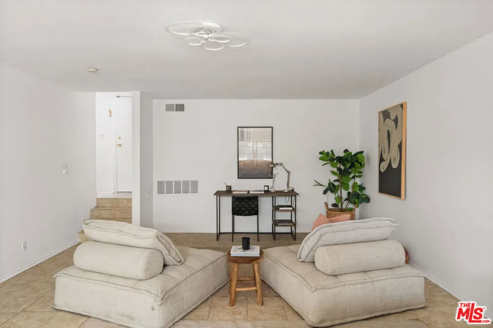 4658 Don Lorenzo Drive #G Los Angeles, CA 90008