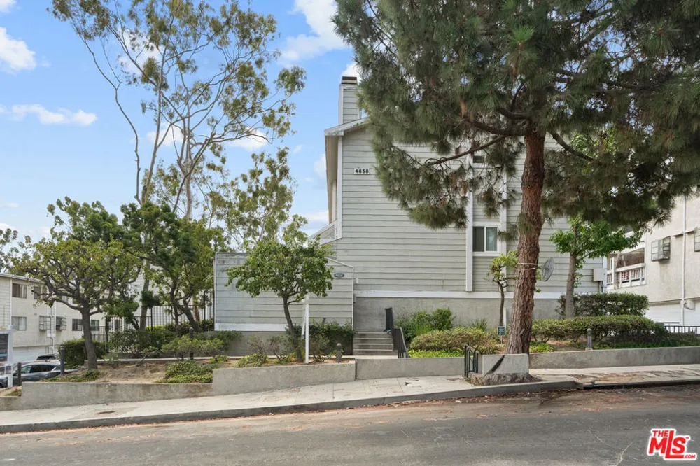 4658 Don Lorenzo Drive #G Los Angeles, CA 90008