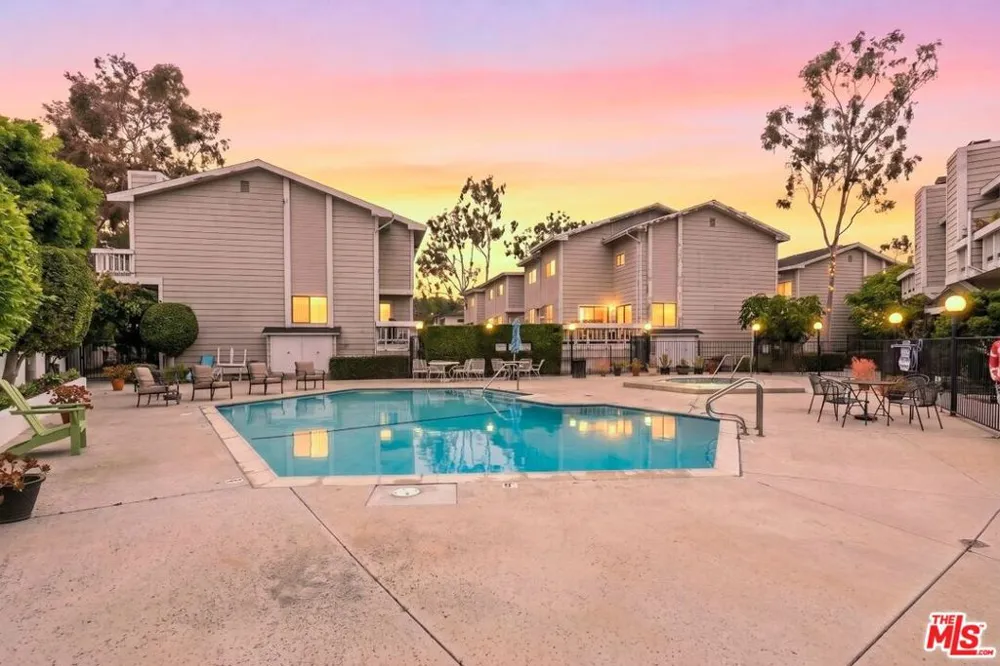 4658 Don Lorenzo Drive #G Los Angeles, CA 90008