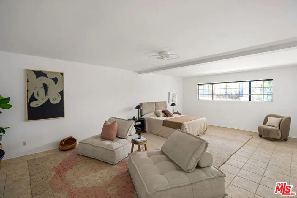 4658 Don Lorenzo Drive #G Los Angeles, CA 90008