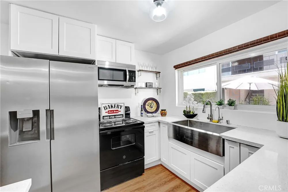 5232 Corteen Place #7 Valley Village, CA 91607
