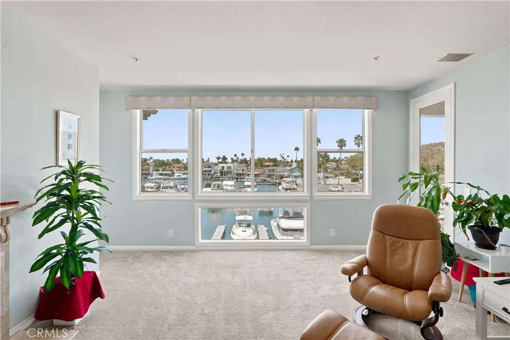 4167 Warner #205 Huntington Beach, CA 92649