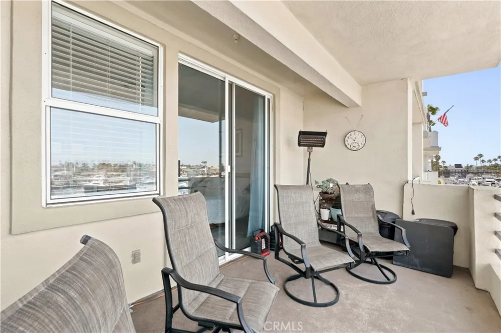 4167 Warner #205 Huntington Beach, CA 92649