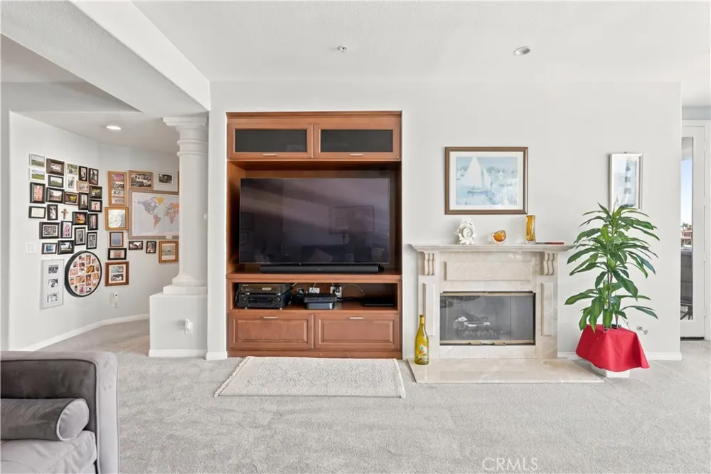 4167 Warner #205 Huntington Beach, CA 92649