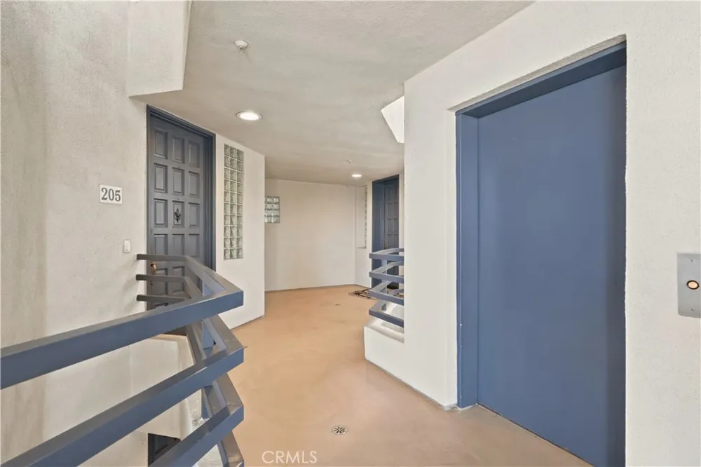 4167 Warner #205 Huntington Beach, CA 92649