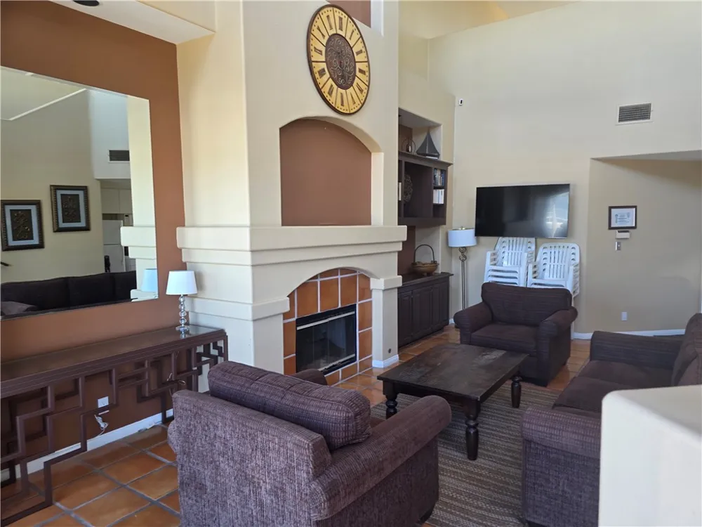 4167 Warner #205 Huntington Beach, CA 92649